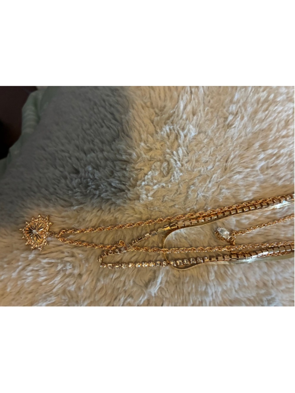 Paparazzi Gold Tone Layered Necklace Clear Rhinestones One Size - Picture 4 of 4